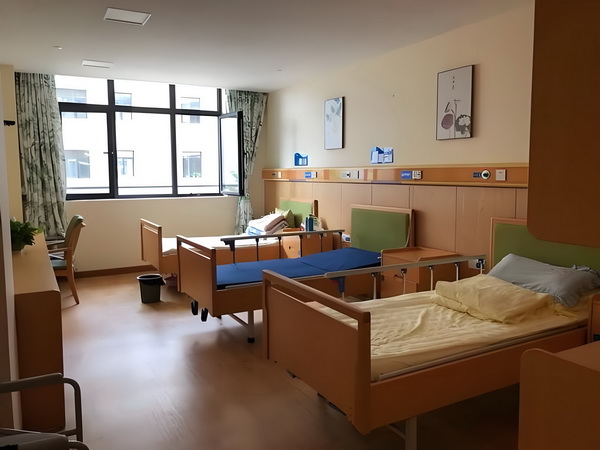 深圳代办户口_电影《神奇4侠：初露锋芒》票房破1000万 法鉴国际先进做可借